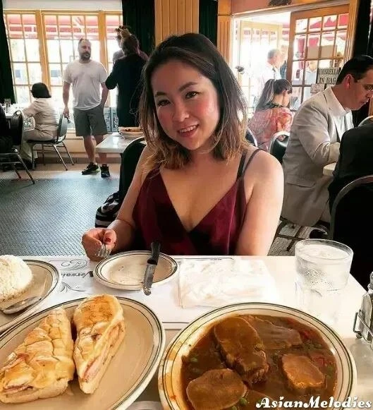 Kamonchanok Profile image 2